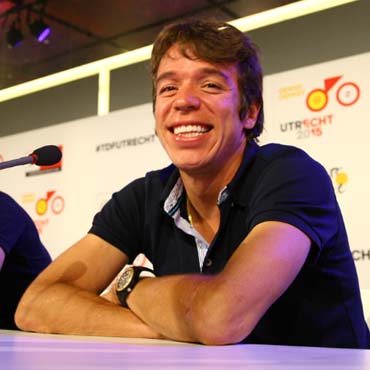 Rigoberto Urán atendió la Rueda de Prensa de su equipo en la víspera del Tour de Francia