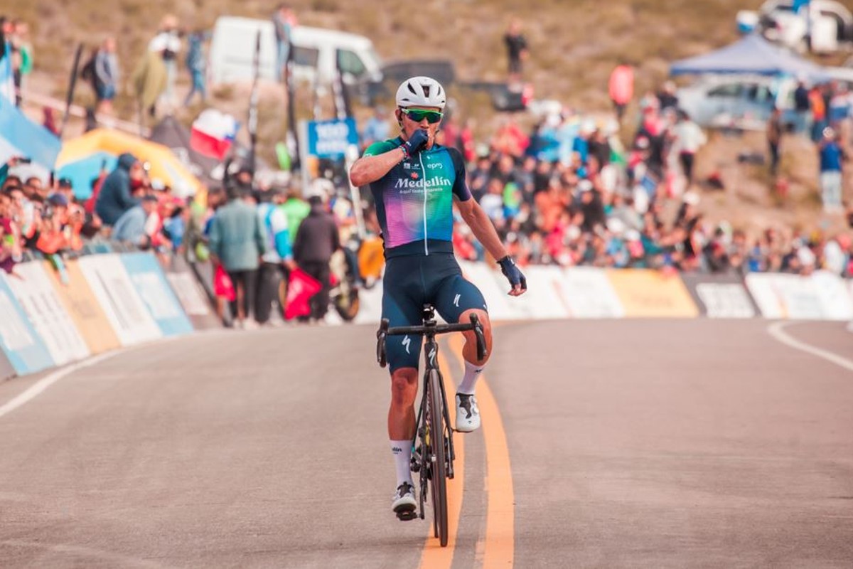 Supermán López Vuela En El Alto De Colorado Gana La Etapa Reina Y Se Adueña Del Liderato De La 8275