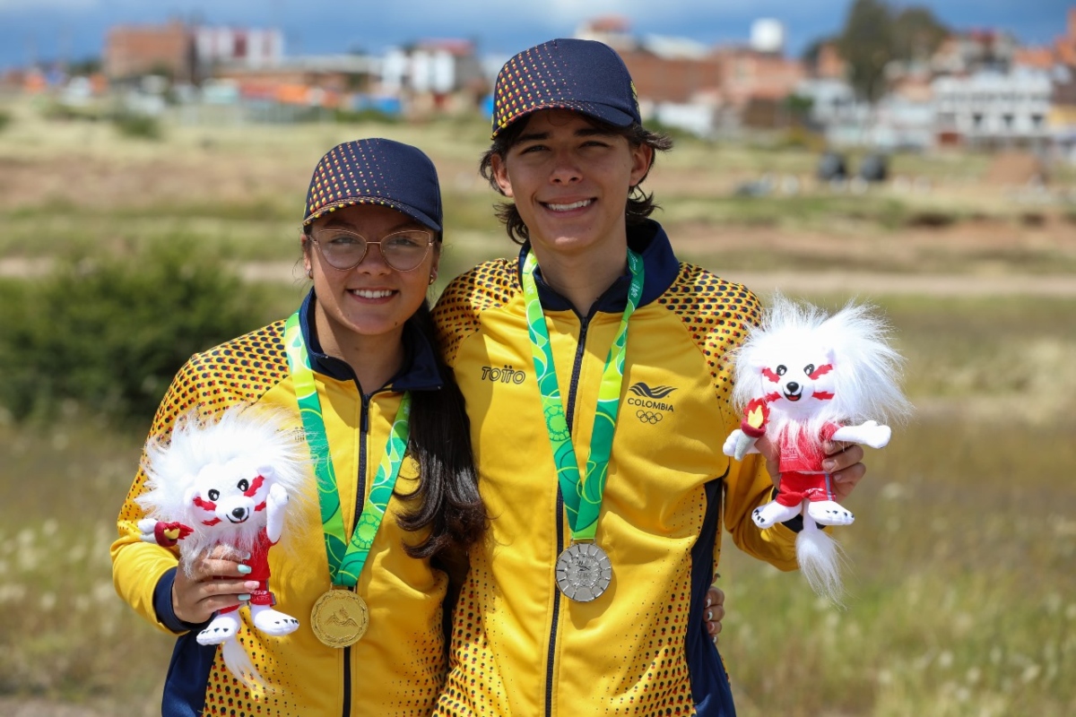 Luciana Osorio y Jerónimo Calderón, medallistas de oro y plata en la crono  de los Juegos Bolivarianos de la Juventud Sucre 2024 – Revista Mundo  Ciclístico